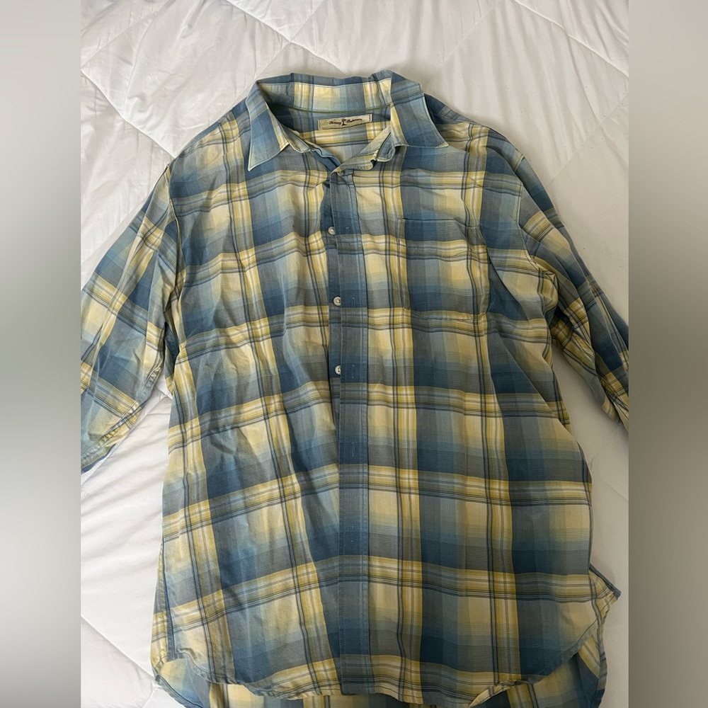 Men’s Tommy Bahama blue and yellow checkered button down shirt size Large
